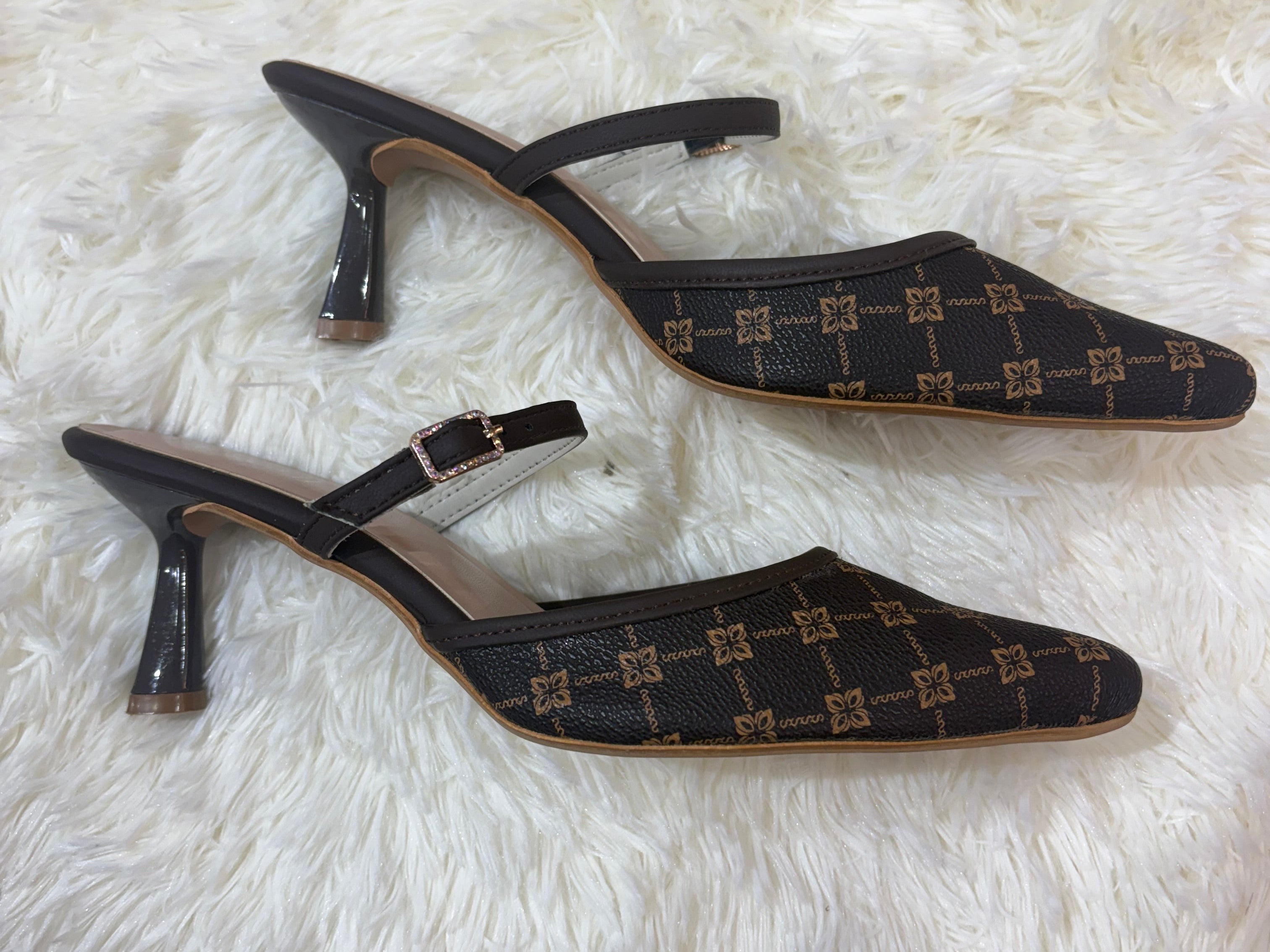 Strap Heel